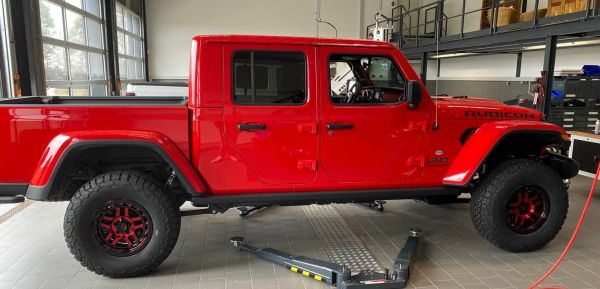 Alu Felge 8,5 x 17 ET +18 KMC KM540 RECON schwarz rot Jeep KM54078550918 Gloss BLACK RED mit TÜV