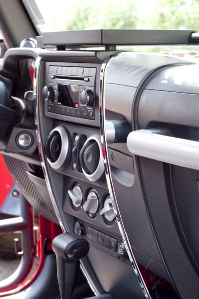 Blenden Chrom für das Armaturenbrett Jeep Wrangler JK 07-10 Rugged Ridge 11156.14 Center Dash Accents, Chrome, 07-10 Jeep Wrangl