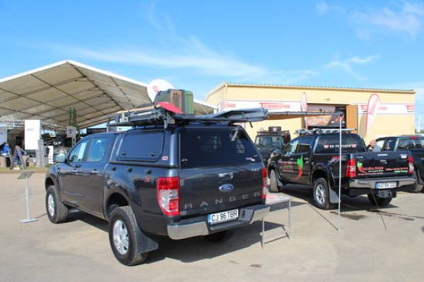 Commercial Hardtop für Ford Ranger '12-> 2AB, Doka, flach, seitl. Alu-Klappen