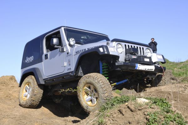 Fahrwerk TJ KS Flex  mit org. Rubi Felgen und 285-75R15