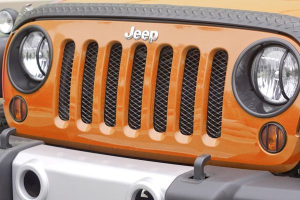 Kühlergrill Kühlerschutz chrom Stahl hinter dem Grill Jeep Wrangler JK 07- Rugged Ridge 11401.21