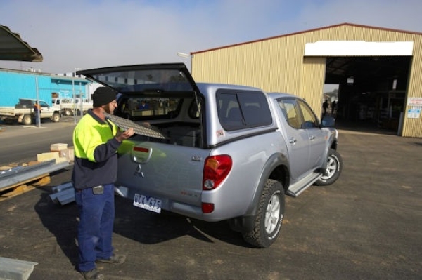 Standard Hardtop für Mitsubishi L200 ab '15 Doka flach Schiebefenster 6-CLS58STANDARD