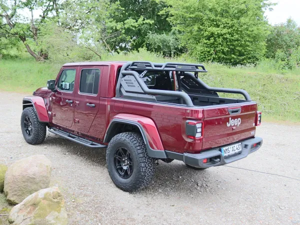 Schwarzer Überrollbügel  mit Gepäckkorb Jeep Gladiator JT